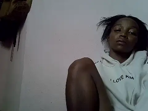 Snapshot of ElianeHot chatting on 02-25-25, 12:34 ElianeHot online show from 02-25-25, 12:34