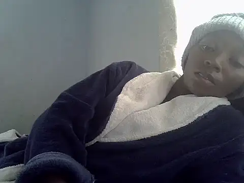 Snapshot of ElianeHot chatting on 11-20-25, 01:11 ElianeHot online show from 11-20-25, 01:11