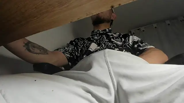 s sven03 online show from 02-21-25, 04:18