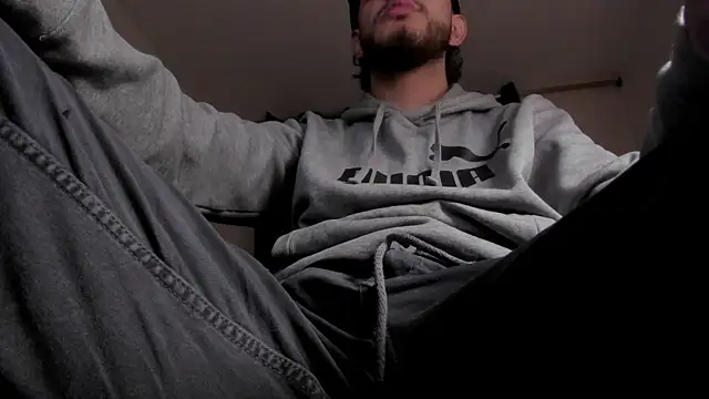 Snapshot of s_sven03 chatting on 06-18-26, 11:42 s sven03 online show from 06-18-26, 11:42