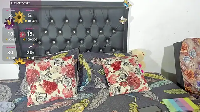 Snapshot of Darlyquenn11 chatting on 01-16-25, 03:34 Darlyquenn11 online show from 01-16-25, 03:34