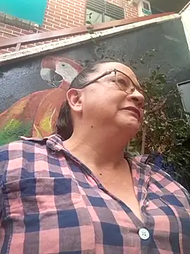 Snapshot of Vivianmature chatting on 09-18-25, 03:58 Vivianmature online show from 09-18-25, 03:58