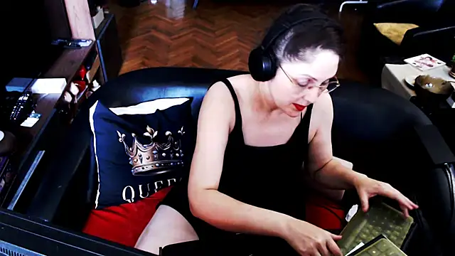 Snapshot of Imperatriza chatting on 07-03-26, 10:54 Imperatriza online show from 07-03-26, 10:54