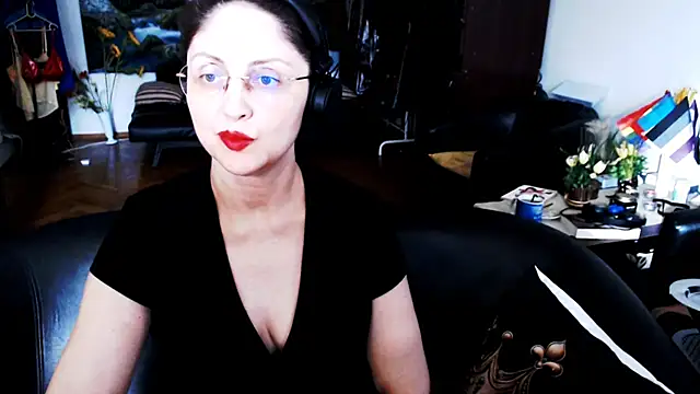 Snapshot of Imperatriza chatting on 07-12-26, 04:31 Imperatriza online show from 07-12-26, 04:31