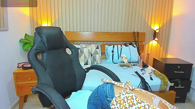 luciana ballesteros  online show from 01-27-25, 12:16