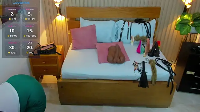 luciana ballesteros  online show from 12-19-25, 12:34