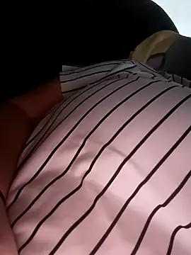 Snapshot of poussychats chatting on 12-22-24, 01:22 poussychats online show from 12-22-24, 01:22