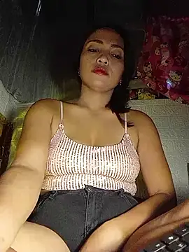 Snapshot of prettybella4u chatting on 06-19-26, 03:33 prettybella4u online show from 06-19-26, 03:33