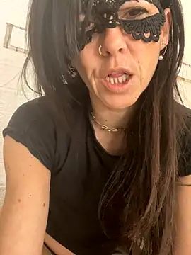 EmySkinny85 online show from 01-06-26, 07:45