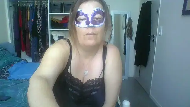 Snapshot of blueblush chatting on 02-21-25, 07:56 blueblush online show from 02-21-25, 07:56