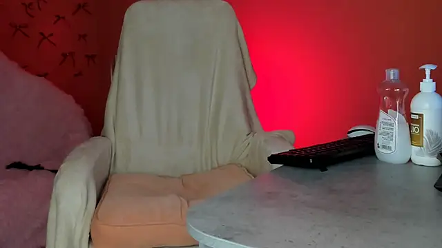 Snapshot of ElektraSunshine chatting on 10-27-25, 03:16 ElektraSunshine online show from 10-27-25, 03:16