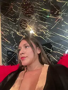 Snapshot of Rose-euphoria chatting on 01-23-25, 07:29 Rose-euphoria online show from 01-23-25, 07:29