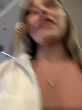 Snapshot of Rose-euphoria chatting on 03-14-25, 03:58 Rose-euphoria online show from 03-14-25, 03:58