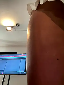 Snapshot of Rose-euphoria chatting on 09-30-25, 01:27 Rose-euphoria online show from 09-30-25, 01:27