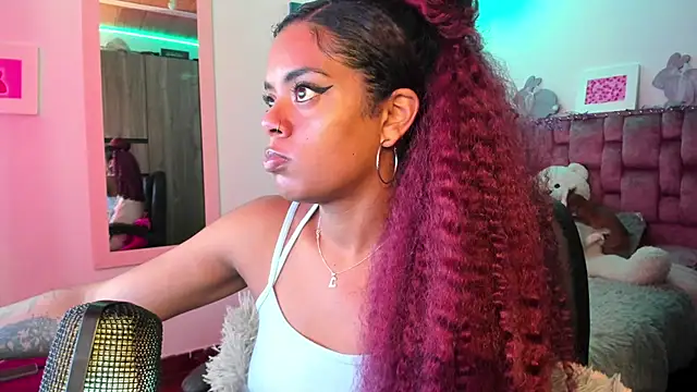 ladyrd1 online show from 12-17-24, 08:10