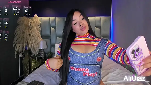 MarianaGarciaa   online show from 09-23-25, 07:50