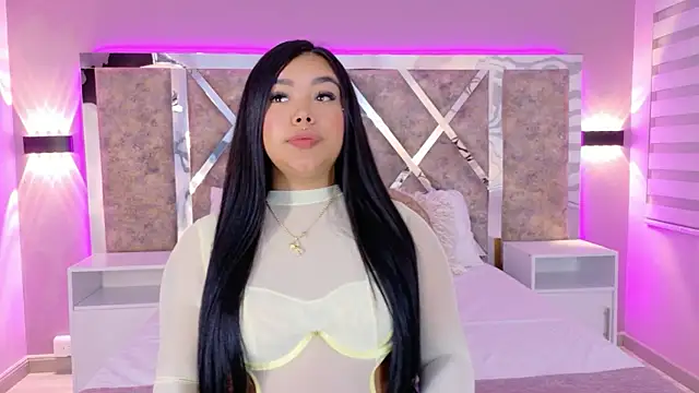 MarianaGarciaa   online show from 12-16-25, 05:40