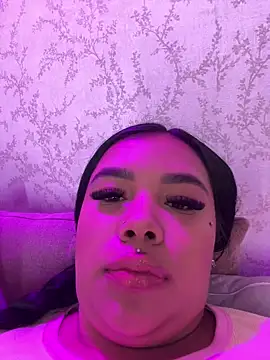Snapshot of MarianaGarciaa__ chatting on 06-14-26, 11:45 MarianaGarciaa online show from 06-14-26, 11:45