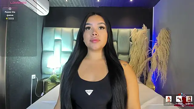 Snapshot of MarianaGarciaa__ chatting on 06-19-26, 07:28 MarianaGarciaa online show from 06-19-26, 07:28