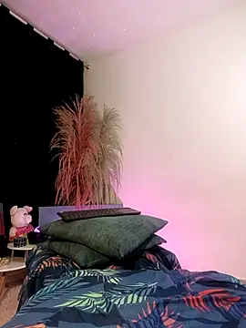 Snapshot of lovely_kitt chatting on 10-05-25, 08:12 lovely kitt online show from 10-05-25, 08:12