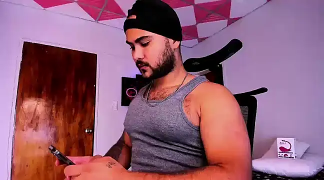 Snapshot of Sebas-hott chatting on 12-28-24, 03:26 Sebas-hott online show from 12-28-24, 03:26