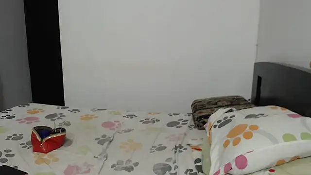 Snapshot of chocoboom4u chatting on 12-15-24, 12:51 chocoboom4u online show from 12-15-24, 12:51