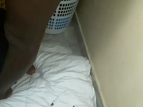 Snapshot of centzSexy chatting on 12-18-25, 06:14 centzSexy online show from 12-18-25, 06:14