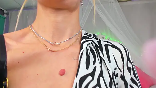 AlinaLovelyX online show from 02-03-25, 04:35