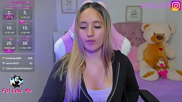 Snapshot of ema_tayy chatting on 02-13-25, 10:34 ema tayy online show from 02-13-25, 10:34