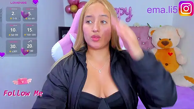 Snapshot of ema_tayy chatting on 10-27-25, 07:40 ema tayy online show from 10-27-25, 07:40