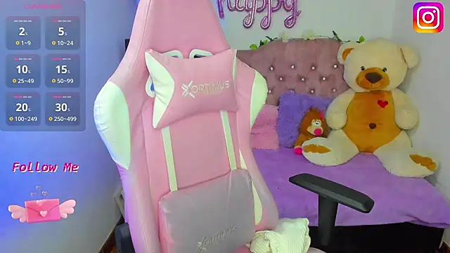 Snapshot of ema_tayy chatting on 12-17-25, 08:15 ema tayy online show from 12-17-25, 08:15