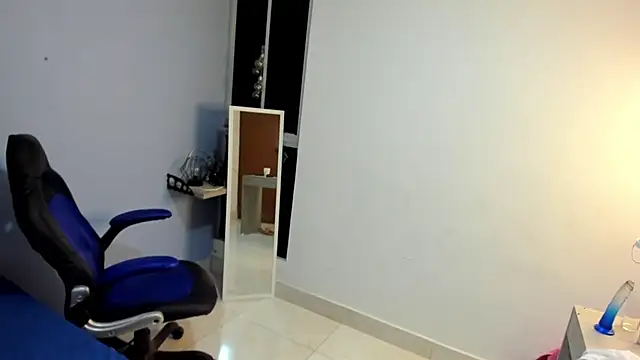 Yelena03 online show from 01-31-25, 11:35