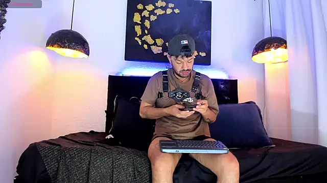 Snapshot of Angel_Snowhotxxx chatting on 12-28-24, 01:17 Angel Snowhotxxx online show from 12-28-24, 01:17