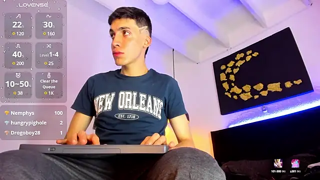 Snapshot of Angel_Snowhotxxx chatting on 01-19-25, 08:09 Angel Snowhotxxx online show from 01-19-25, 08:09