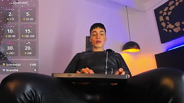 Snapshot of Angel_Snowhotxxx chatting on 01-22-25, 07:13 Angel Snowhotxxx online show from 01-22-25, 07:13