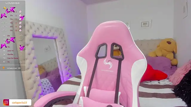 Snapshot of carlaperez_ chatting on 01-28-25, 07:00 carlaperez online show from 01-28-25, 07:00