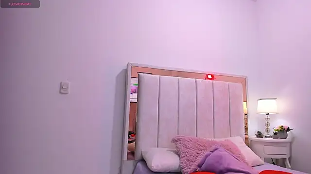 Snapshot of michelle_madson_ chatting on 12-18-24, 01:45 michelle madson online show from 12-18-24, 01:45