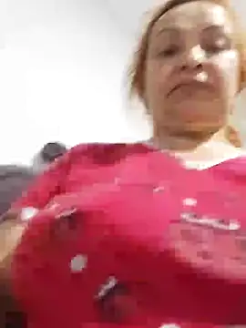 Snapshot of Wife_sexxx chatting on 12-25-24, 06:31 Wife sexxx online show from 12-25-24, 06:31