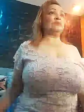 Snapshot of Wife_sexxx chatting on 01-11-25, 01:01 Wife sexxx online show from 01-11-25, 01:01