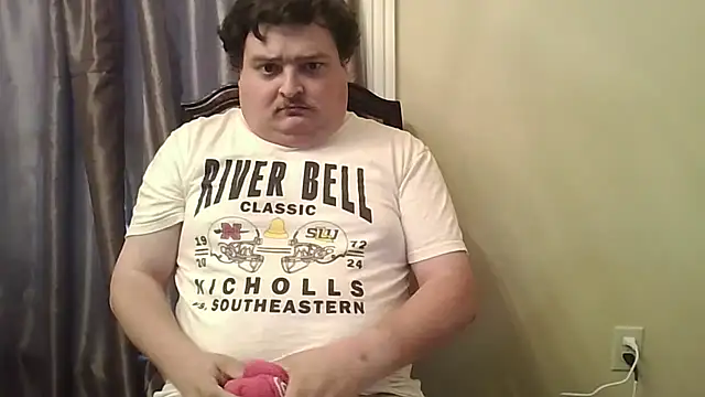 Snapshot of YelpedAverting chatting on 10-04-25, 11:25 YelpedAverting online show from 10-04-25, 11:25