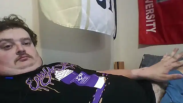 Snapshot of YelpedAverting chatting on 10-21-25, 07:47 YelpedAverting online show from 10-21-25, 07:47