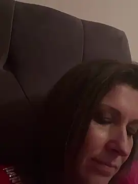 Snapshot of Lwhite1 chatting on 01-08-25, 12:28 Lwhite1 online show from 01-08-25, 12:28