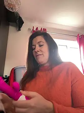 Snapshot of Lwhite1 chatting on 02-17-25, 03:53 Lwhite1 online show from 02-17-25, 03:53