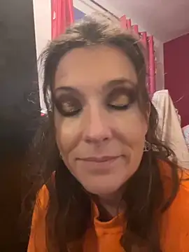 Snapshot of Lwhite1 chatting on 10-27-25, 04:55 Lwhite1 online show from 10-27-25, 04:55