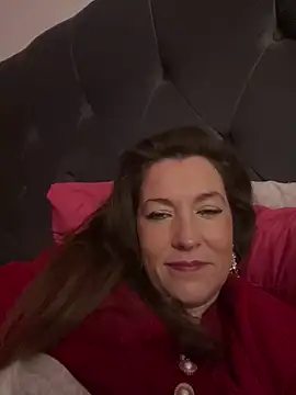 Snapshot of Lwhite1 chatting on 11-08-25, 04:29 Lwhite1 online show from 11-08-25, 04:29