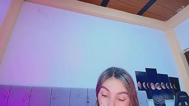 AbrilZannetii online show from 03-15-26, 12:05