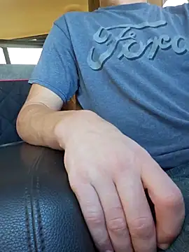 Snapshot of REDHAMMER_ chatting on 11-06-25, 06:20 REDHAMMER online show from 11-06-25, 06:20