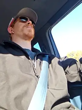 Snapshot of REDHAMMER_ chatting on 02-20-26, 09:15 REDHAMMER online show from 02-20-26, 09:15