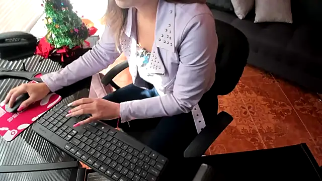 merlinaadams  online show from 12-15-25, 02:10