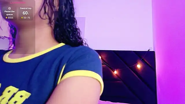 Snapshot of littleebonny chatting on 06-26-26, 12:53 littleebonny online show from 06-26-26, 12:53
